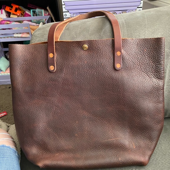 KMM brown kodiak leather tote 10” straps and snap - Picture 4 of 7